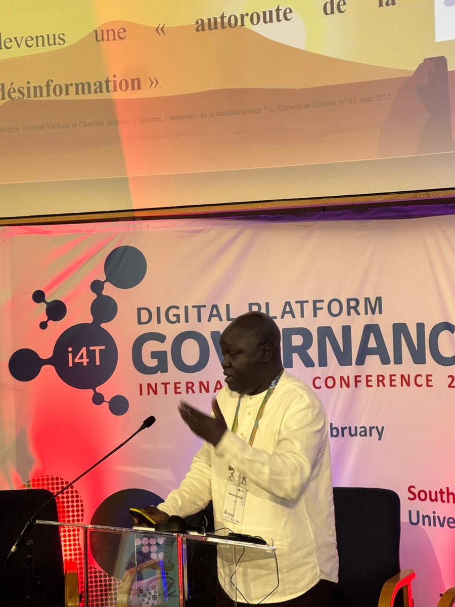 Dondiaye's tweet photo. La régulation des plateformes numériques est une bonne chose mais la sensibilisation et l’Education aux médias et à l’information #EMI sont nécessaires pour le renforcement de l’intégrité de l’information. https://t.co/PUBa1ItMpK