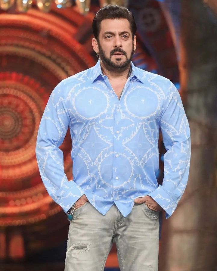 सलमान खान के रिश्तेदार को मिली धमकी मांगे करोड़ों रुपये अलर्ट मोड में पुलिस

पूरा बॉलीवुड डर के माहौल में बस गया है पिछले कुछ समय से मुंबई में बॉलीवुड सितारे अपराधी गैंग के निशाने पर हैं

अपराधियों की धमकियां बॉलीवुड में बढ़ गई हैं 

बॉलीवुड के बुरे दिन चल रहे हैं .....See more