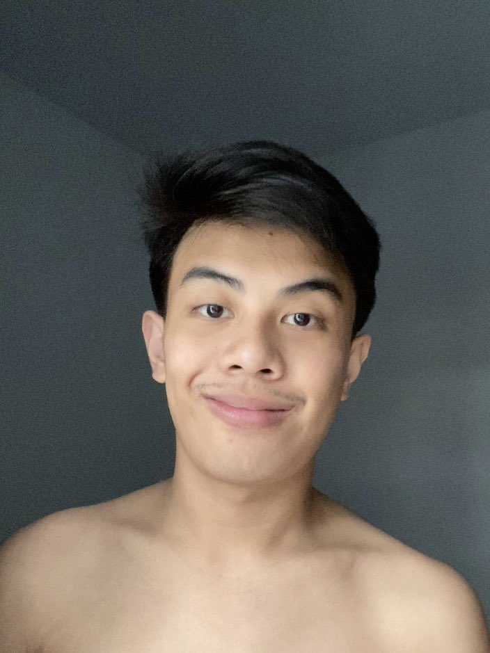 gue bakal spill basic skincare yang gue pake

cowok2 yang masih bingung buat ngerawat muka bisa save thread ini