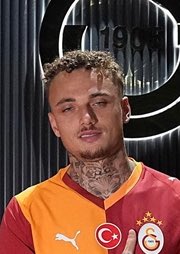 Neo Lang'ın gözleri hiç normal gözükmüyor acil test yapılmalı bu adam temiz değil!