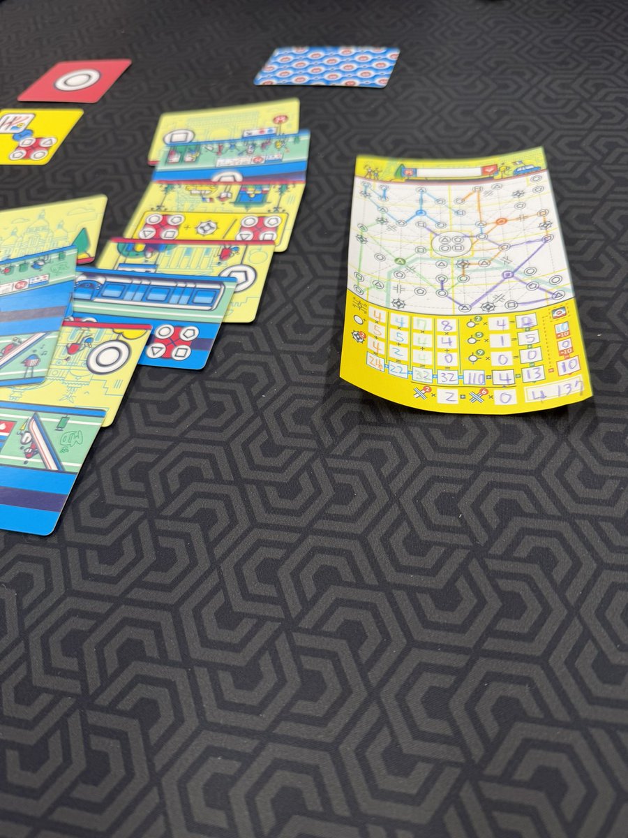 公民館でクリア会。「エージェント・アベニュー」「フィンスパン」「ネクストステーション：ロンドン」「コヨーテ」「スペクタクラム」「ネクストステーション：パリ」「シェディ・レディー」「キューブル」を遊びました。
#BGGファミリーゲームTOP100 
#ボードゲーム