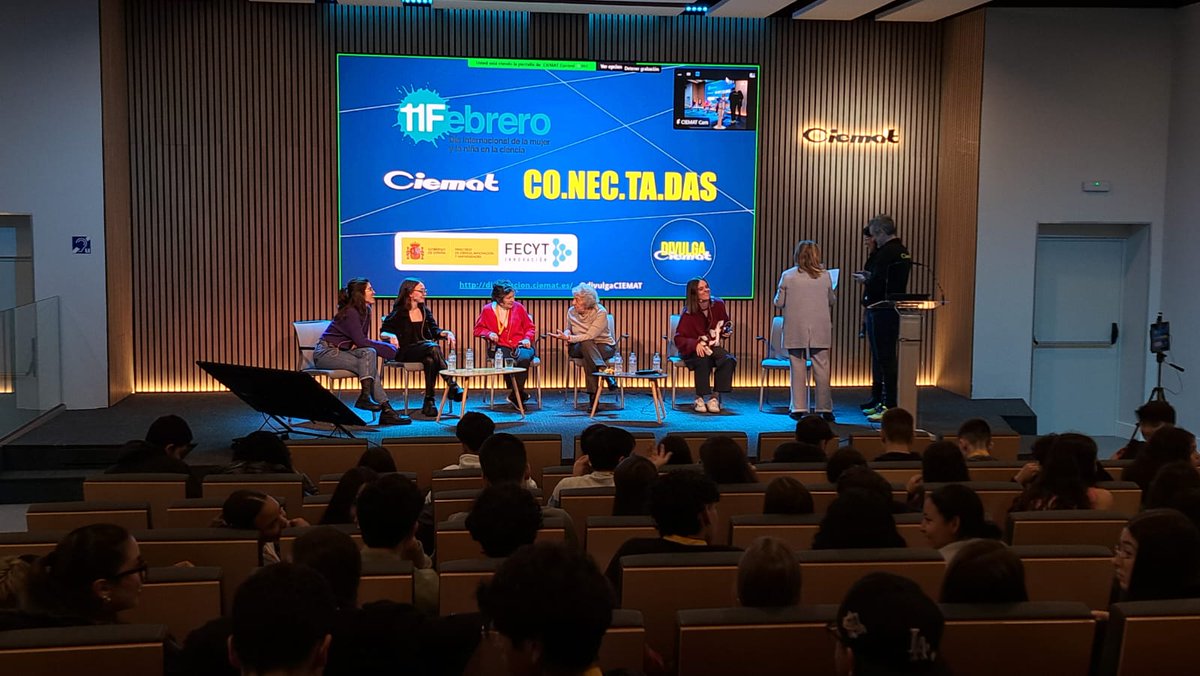 CIEMAT_OPI's tweet photo. Nuestra directora general @Yolanda_Benito_ ha inaugurado las jornadas del @CIEMAT_OPI  de la Mujer y la Niña en la Ciencia con⚡🧪 https://t.co/QaTa4YMahb.TA.DAS 🧪⚡

👉Un encuentro intergeneracional organizado por @DivulgaCIEMAT entre jóvenes investigadoras y científicas pioneras que dialogaron sobre vocación, trayectoria y evolución del papel de la mujer en la ciencia.

🤝 En colaboración con el Centro Municipal de Mayores Leñeros (@MADRID)

#CONeCTADAS #MujerYCiencia #STEM #11F