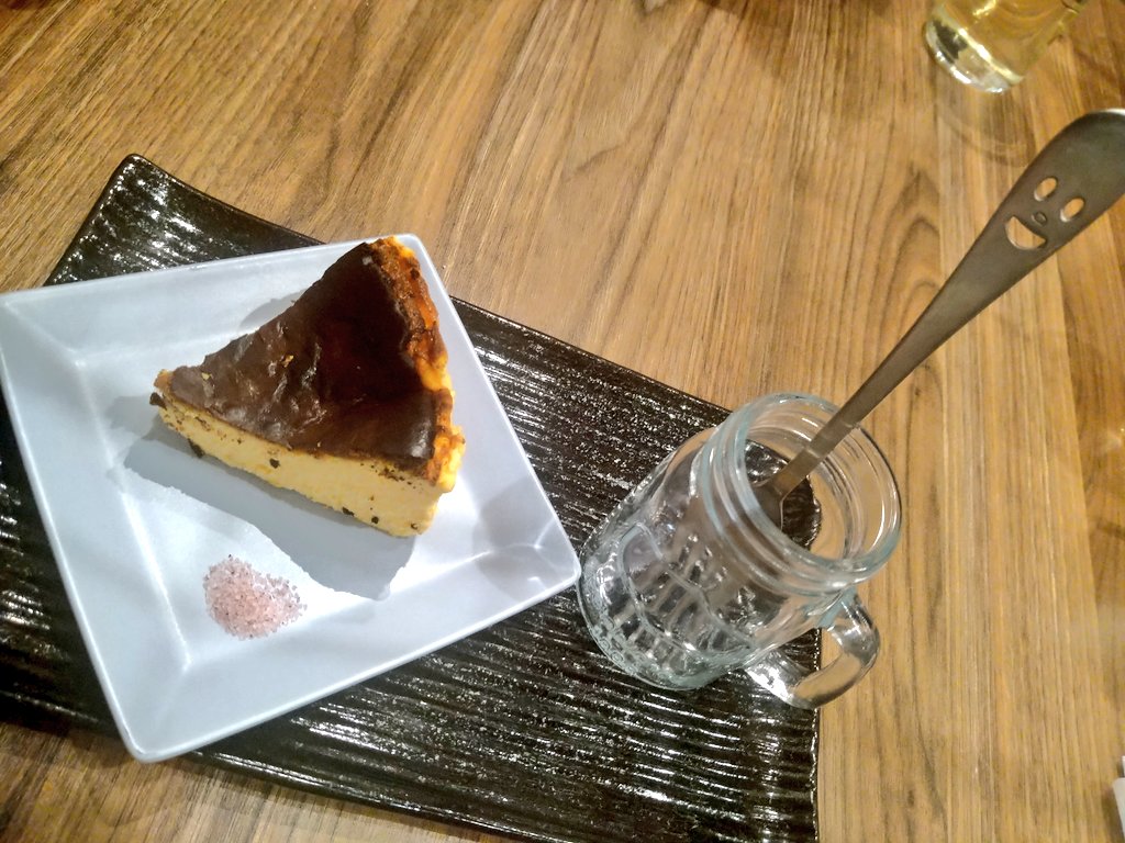 sato_sato3105's tweet photo. はじめましてのHamburger&Pasta No.4さん
こちらザスパ応援店さん✨
ハンバーガー美味しかったー🍔
バスクチーズケーキも美味しかったー😋
#HamburgerアンドPastaNo4
#thaspa
#ザスパ応援店 https://t.co/JuJ9Y8I1sm