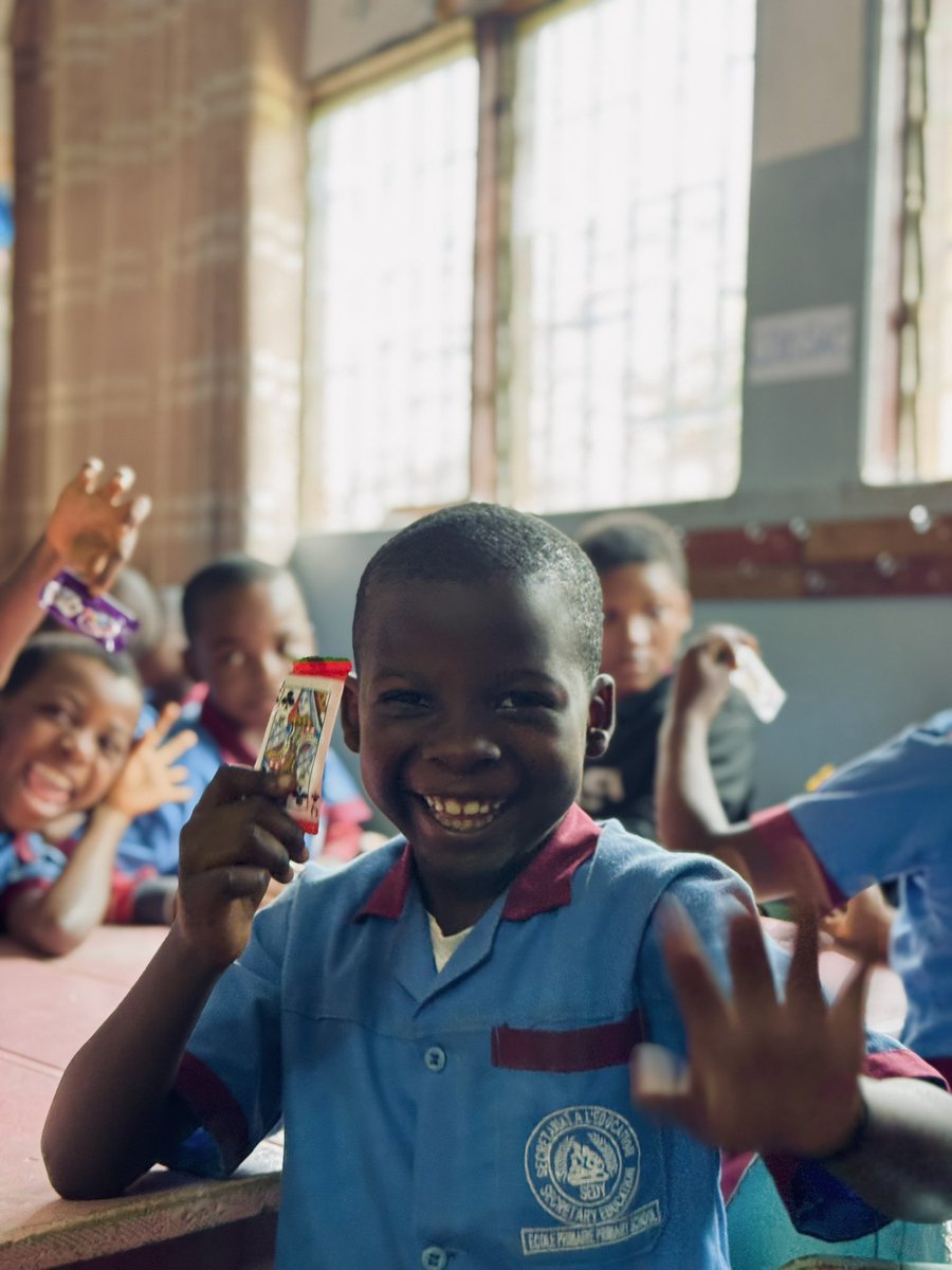 humanisphere's tweet photo. 🇨🇲✨ Fête de la Jeunesse 2026, HumaniSphère en action..

À l’occasion de la 60ᵉ édition de la Fête de la Jeunesse au Cameroun, HumaniSphère a marqué cette célébration par une activité dédiée à la propagation d’activités écologiques avec les plus jeunes. 

Parce que célébrer la jeunesse, c’est aussi l’accompagner, la former et lui donner les outils pour un monde meilleur.

La jeunesse c’est l’avenir, oui. Mais aussi le présent pour ceux qui agissent ! 

Merci à tous les participants, bénévoles et à l’école pour leur mobilisation.💚

#FetedelaJeunesse #HumaniSphere #JeunesseEngagée #ActionSolidaire #ImpactCommunautaire🇨🇲