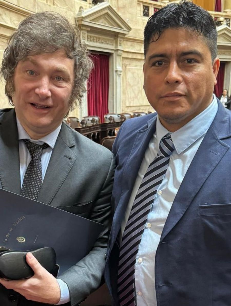 Vidal pasó de tomar la planta de YPF de Las Heras para que reincorporen a sus compañeros despedidos a mandar a votar esta ley anti laburantes. El y todos  los gobernadores todavía están a tiempo de reflexionar.