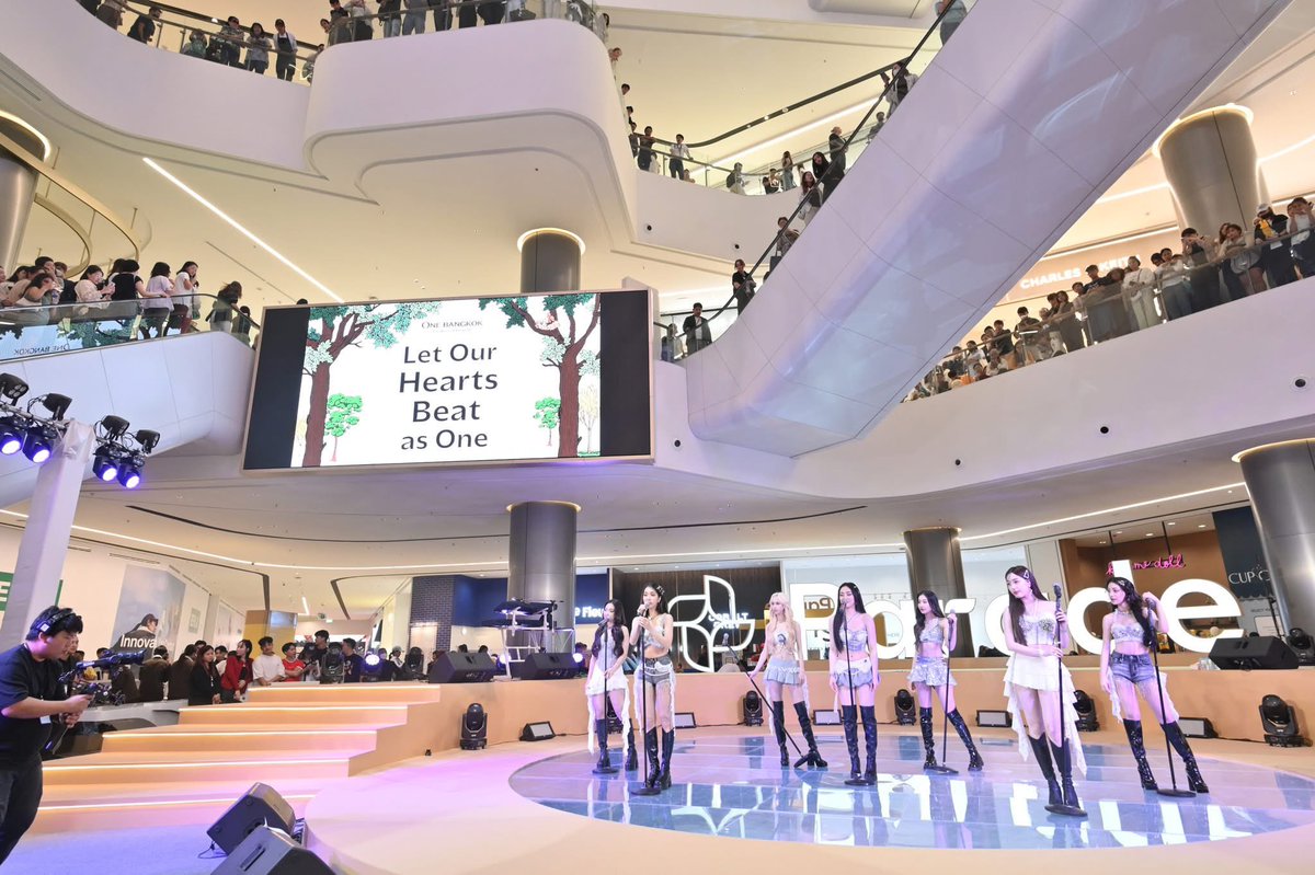 สรุปสถานที่จัดงาน #ShopeexNCTDREAMEvent

งานไซน์ - งานเปิด : 13 ก.พ. 69 เวลา 19:30 น. 
ณ PARADE SQUARE, G Floor, One Bangkok
(ที่เดียวกันกับที่จัดงานไซน์มาร์ค) 

งานคาเฟ่ - งานปิด : 13 ก.พ. 69 เวลา 21:00 น.
ณ Meeting Room 1, Level 2, One Bangkok Forum 

#NCTDREAM