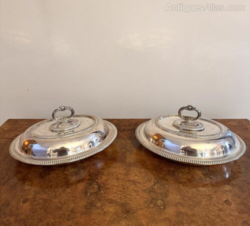 antiques_atlas's tweet image. Gifts 🎁for CHEFS 👩‍🍳🧑‍🍳and Foodies For SALE on Antiques Atlas
antiques-atlas.com/antiques/gifts…
Pair of Edwardian silver plated entree dishes
id code as1144a2454 
Set of George III Silver Ladles, 1797 id code as824a2876
#chefskitchen #farmhousekitchen #antique #antiques