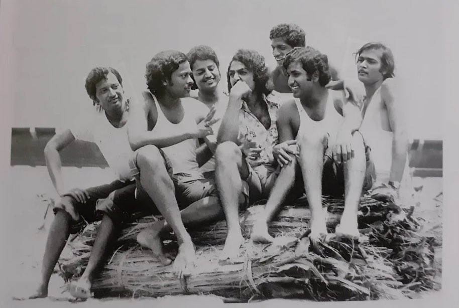 ఈరోజు “పునాదిరాళ్లు” సినిమా కోసం జీవితంలో కెమెరా ముందు నిలిచిన తొలి రోజు.

ఆ రోజు నాలో కలిగిన ఆత్రుత, ఆనందం, బాధ్యత, భావోద్వేగం మాటల్లో వర్ణించలేనిది. ఆ క్షణం ఇప్పటికీ నిన్న, మొన్న జరిగిందేమో అన్నట్టు అనిపిస్తుంది. 

ఒక అందమైన చందమామ కథ లాంటి అనుభూతి.

ఈ ప్రత్యేక సందర్భంలో, నాకు