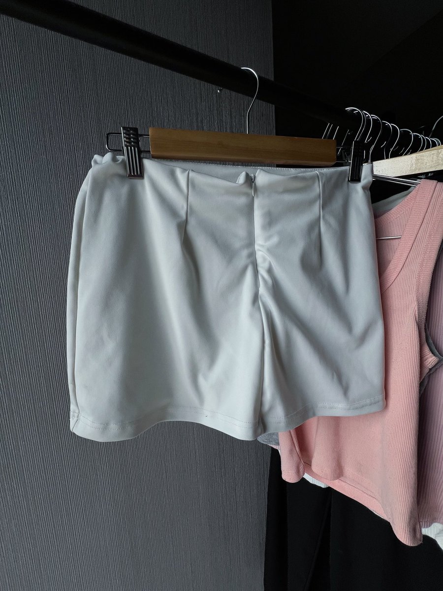 Rewear_byM's tweet photo. (22) กระโปรงขาว

˚.🎀༘⋆ เอว 27-28 สะโพก 36-38 ยาว 13
// เค้าชอบเอามาใส่เปนเอวต่ำ ขาวๆน้า
ใส่ได้หลายลุค แมชง่ายค้าบ

Price : 99.- https://t.co/E6jJUeBAPp