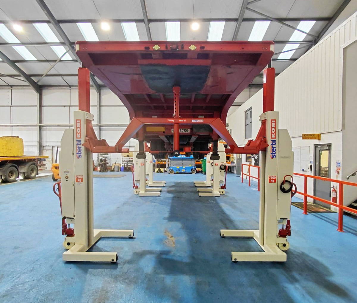 Specialist Trailer Services has enhanced its heavy trailer maintenance capabilities with ten Stertil-Koni ST1075FWA wireless mobile column lifts, delivering up to 75 tonnes of scalable lifting power.

Read the full story:🔗 lnkd.in/eJd39RjW