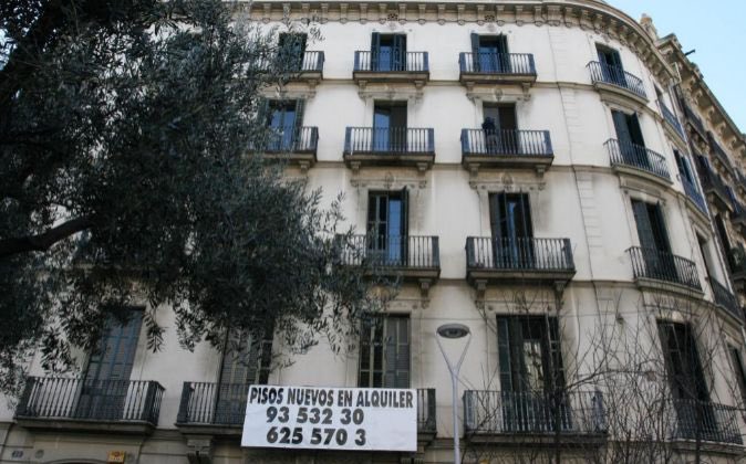 UCEspana's tweet photo. En la izquierda se ha impuesto una idea cómoda… y falsa:
meter en el mismo saco a todos los propietarios como “rentistas” o “sanguijuelas”.
No,  no todos son iguales. https://t.co/ezn3J86oNW