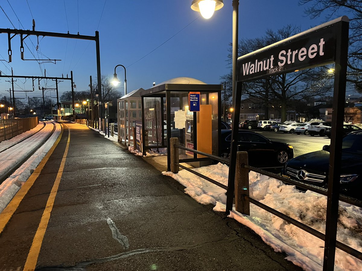 👋At Walnut Street station for the morning rush folks. Have a great day!