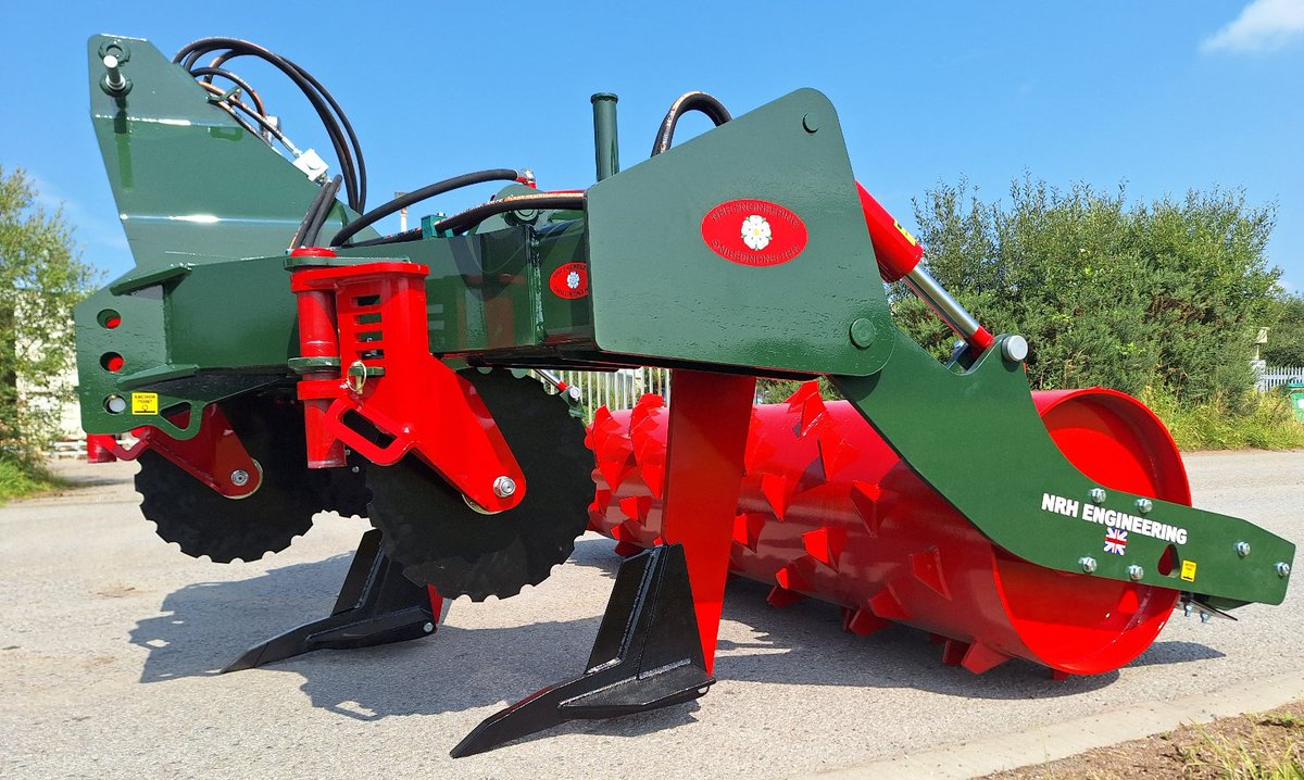 The Quake Subsoiler is our premium solution for modern farming. Its V configuration delivers efficient soil disturbance and improved aeration. Upgrade your soil management today! To find out more visit champ.ly/VQwp5Bmn #SoilAeration #ModernFarming #AgriTech  #ClubHectare