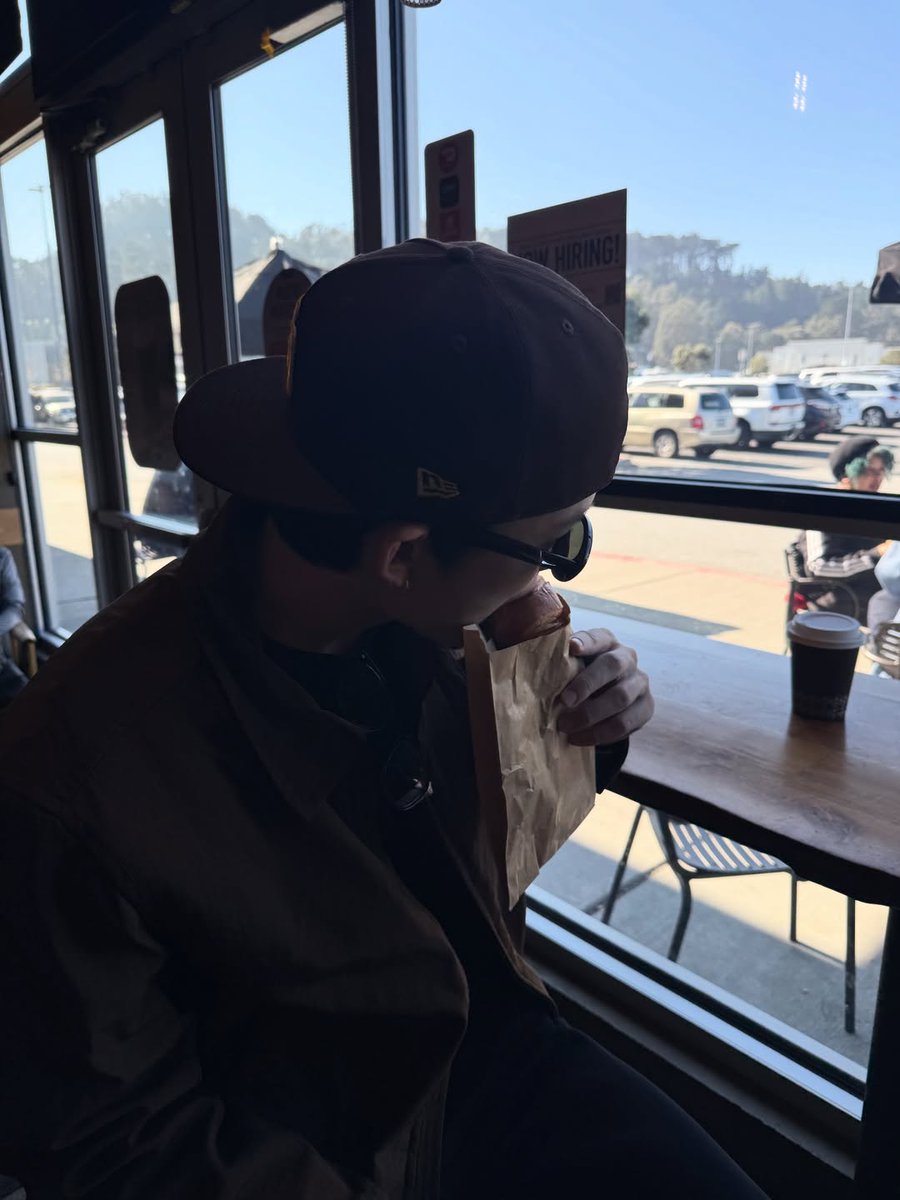 POV: Your early Valentine’s date is Thai BL actor #PondNaravit! 😍💖

📸 #ppnaravit | Instagram