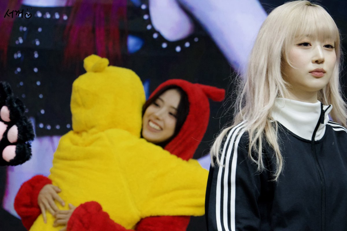 해원아 뒤를 돌아봐봐 

260124 MS
#NMIXX #엔믹스
#해원 #배이 #지우