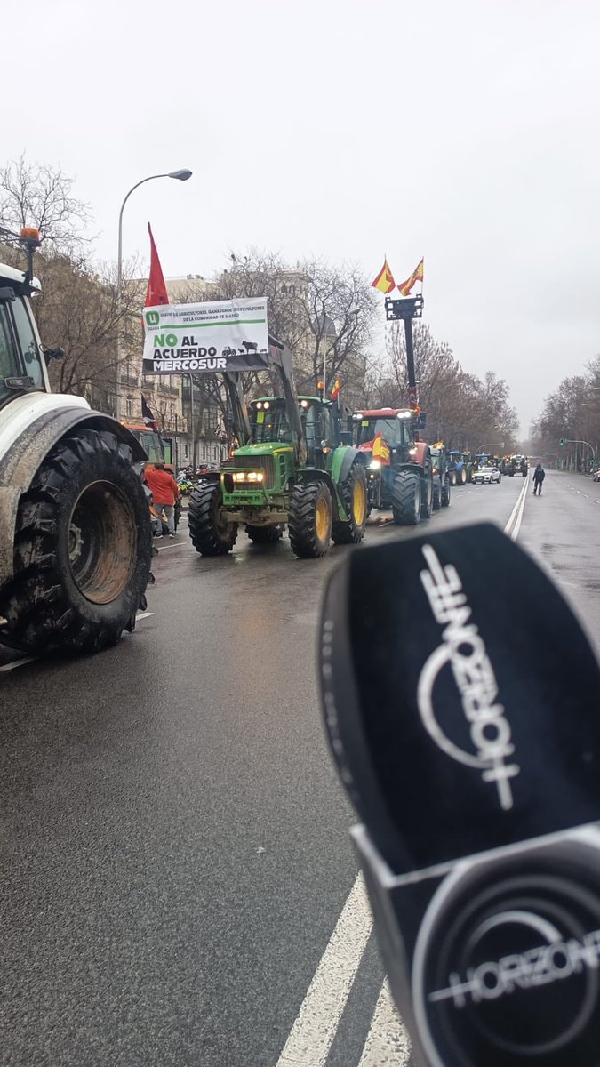 navedelmisterio's tweet image. En la tractorada….#Horizonte