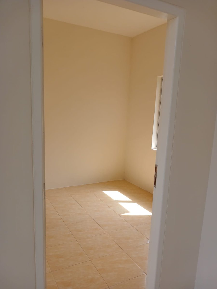 izin menawarkan rumah kontrakan, daerah opi (palembang), sewa perthn only 9jt. Harga diluar token, air dan uang IPL

Spesifikasi:
2 kamar, 1 kamar mandi

Pict 1 depan, lingkungan luas muat untuk mobil
Pict 2 isi ruangan dlm (foto diambil dri pintu depan
Pict 3&amp;4 kamar
#zonauang