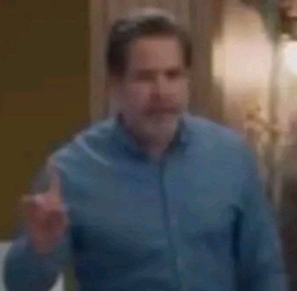 onlythewitcher's tweet image. a Zenilda tem dois filhos INÚTEIS. Um so sabe abaixar a cabeca a abanar o rabinho pro pai. A outra é militante de panfleto, só sabe falar e espalhar lacração, mas na hora do vamo ver n move um dedo pra REALMENTE mudar alguma coisa. Dois covardes inúteis. #TresGracas