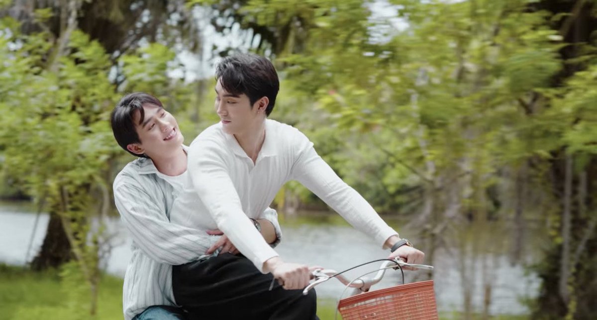 “ฟอส-บุ๊ค” หวานทิ้งท้ายซีรีส์ “ความลับในบทเพลงที่บรรเลงไม่รู้จบ Melody of Secrets”
13 กุมภาพันธ์นี้ ทางช่อง ONE31
#MelodyOfSecrets 
#forcebook 

“ต้นธาร” (บุ๊ค-กษิดิ์เดช) ใช้ชีวิตอย่างคนไม่กล้ามีความสุข โดยคิดแค่ต้องชดใช้ให้ “บทเพลง” (มาร์ค-จิรันธนิน) และ “ทันพบ” (จูเนียร์-ปณชัย)