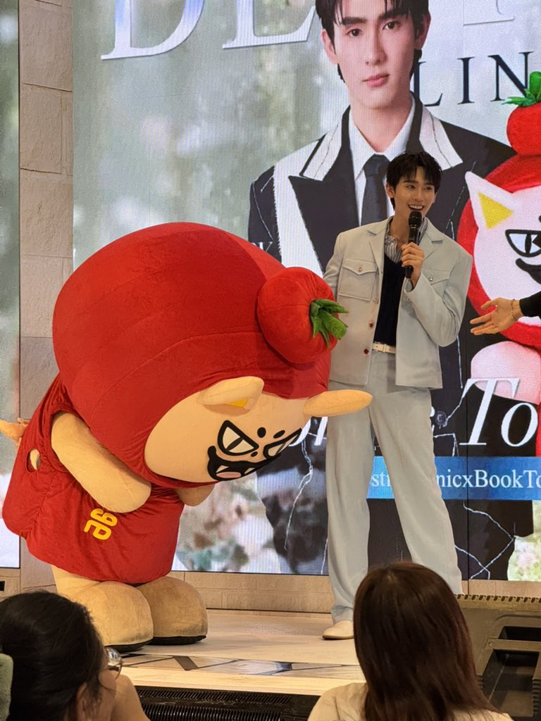 รางวัลนักเรียนดีเด่นต้องให้เค้านะ
 
#CentralPinka #เซ็นทรัลปิ่นเกล้า 
#DestinyclinicxBookTomafox
#kasibook #TOMAFOX