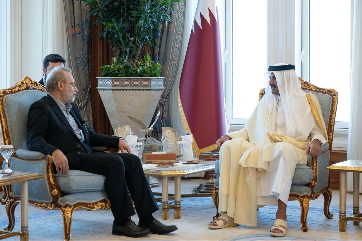 AmiriDiwan's tweet photo. سمو الأمير المفدى يستقبل سعادة الدكتور علي لاريجاني أمين المجلس الأعلى للأمن القومي بالجمهورية الإسلامية الإيرانية، بمناسبة زيارته للبلاد، وذلك بمكتبه في الديوان الأميري.  https://t.co/qaIJEAcbv3 https://t.co/TCGCMZr20T