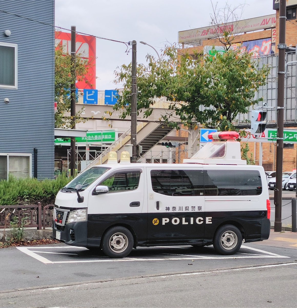 wnGEptl7ru7O2no's tweet photo. 神奈川県警察 https://t.co/QqB93IB6eb