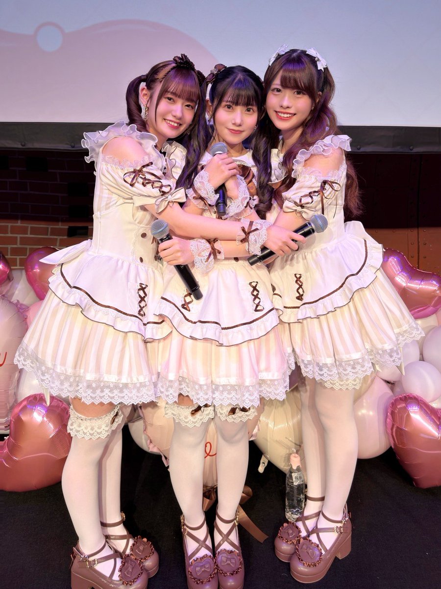 iidahikaroom's tweet image. #飯田ヒカル の𝒱𝒶𝓁ℯ𝓃𝓉𝒾𝓃ℯℛℴℴ𝓂♡‧₊˚
　夜の部ありがとうございました🍫
🍬•┈┈⋆┈┈┈⋆🎀⋆┈┈┈⋆┈┈•🍬

少し早めの𝒱𝒶𝓁ℯ𝓃𝓉𝒾𝓃ℯ、
甘く特別な1日になりました💕
素敵な時間をありがとうございました✨

🔽アーカイブはこちら！🔽
zan-live.com/ja/live/detail…

#ヒカROOM