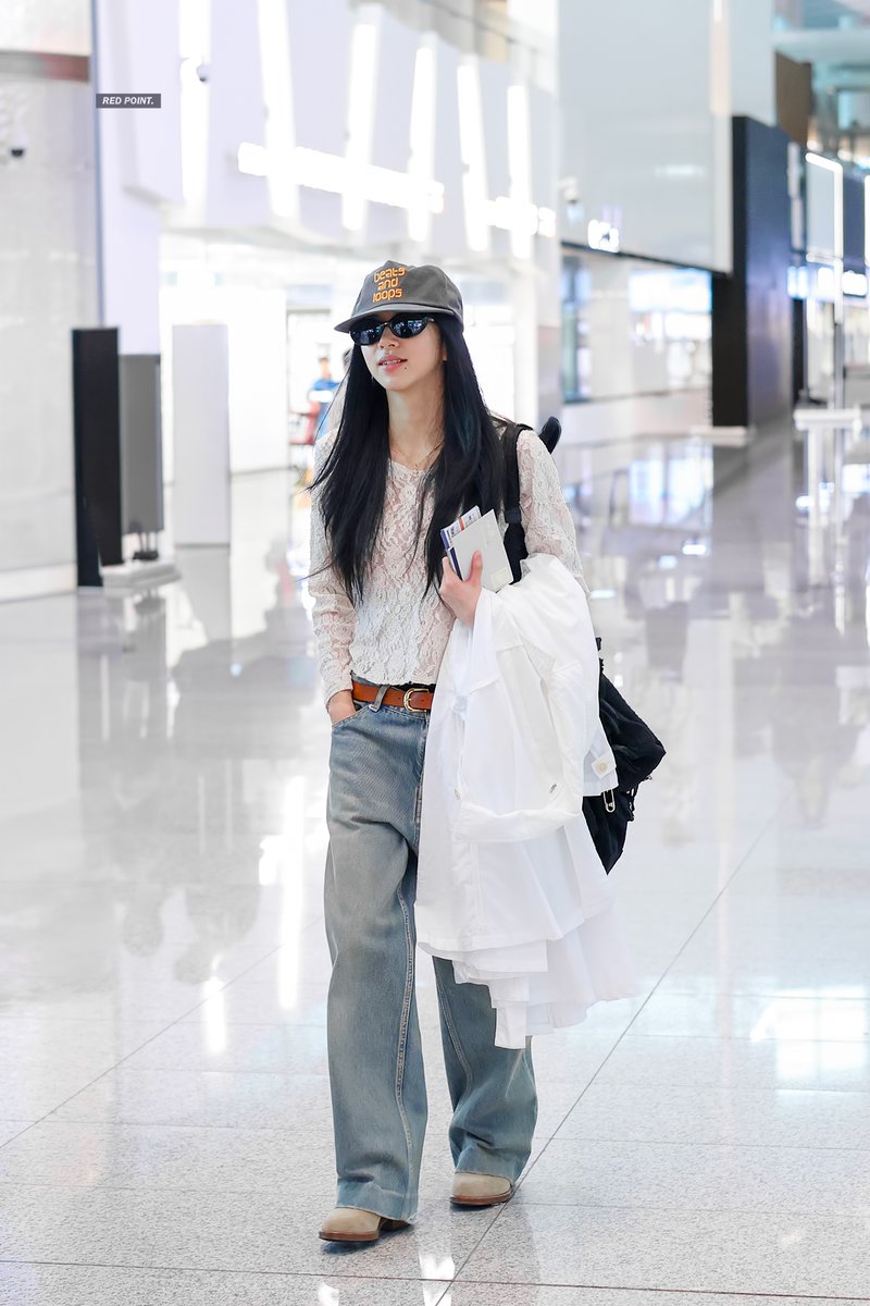 RED POINT💋. tweet media