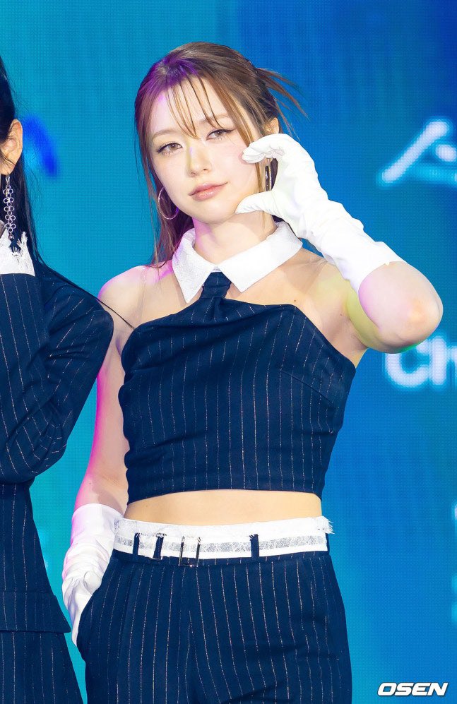 FIFTY FIFTY on the red carpet at the 2026 2nd D-Awards