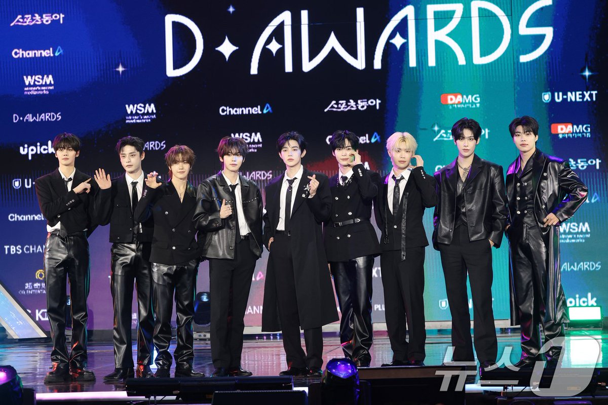 約１ヵ月ぶりのゼベワン9人全員揃った公式スケ😢