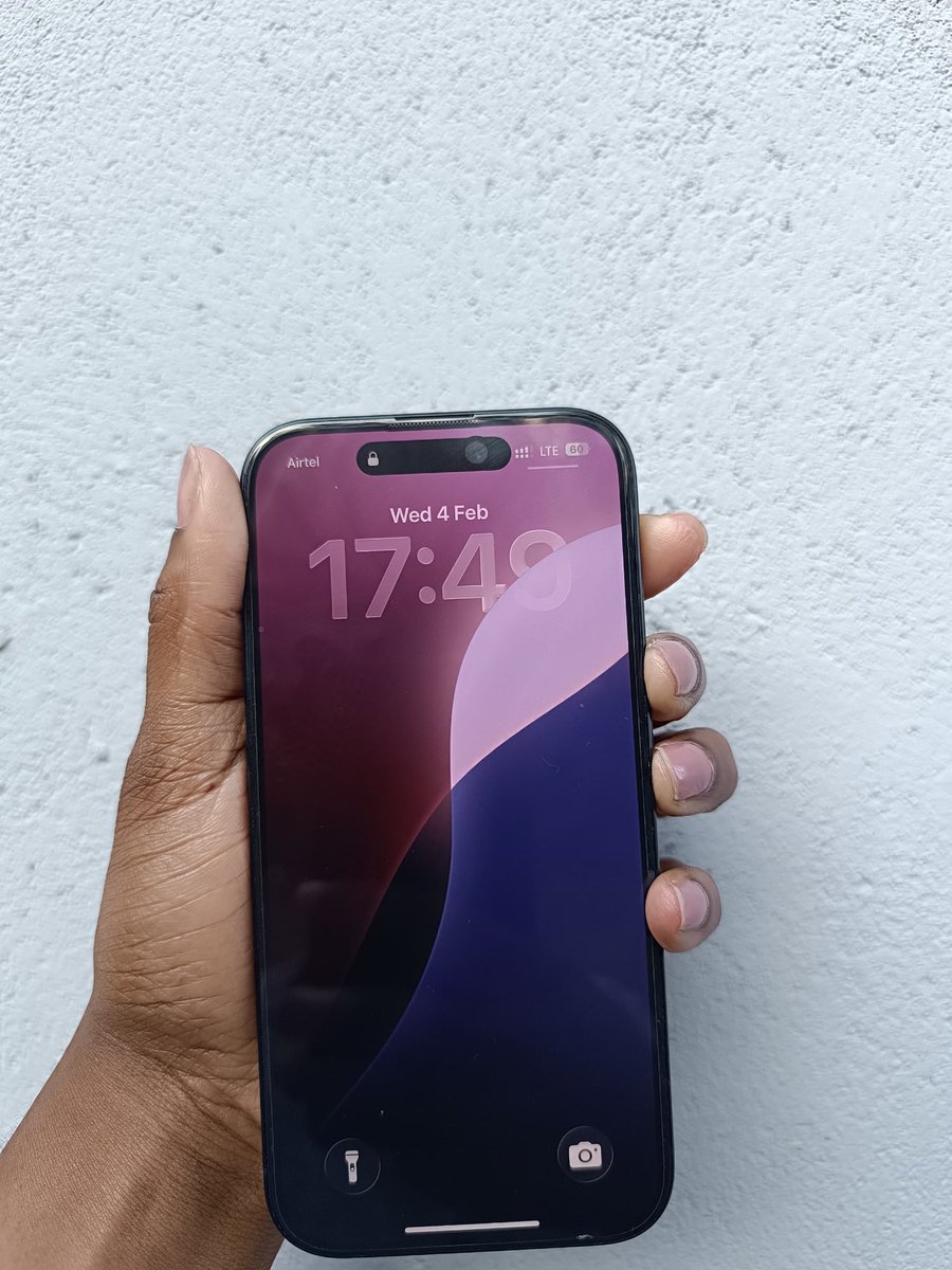 Qwazylindie's tweet photo. Guys there is an iPhone 16 for sale at MK3,000,000…very much negotiable osaopa &amp; you can come with your offers as well🌚
94% BH, 128GB 
True tone✅
Face ID ✅
Still has Apple warranty, box iliponso
Serious business contact: 0885756414 or dm me
Location: BT
Retweet please 🙏 https://t.co/SPa5q5okdr