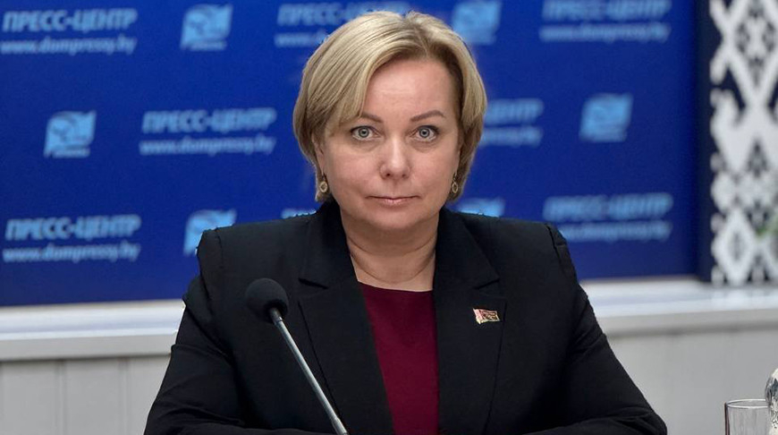 ByBelta's tweet photo. Суддзя Канстытуцыйнага Суда: беларускае заканадаўства дапамагае жанчынам спалучаць кар'еру і мацярынства

https://t.co/r0g08G7MHl https://t.co/5qFcLp2H71