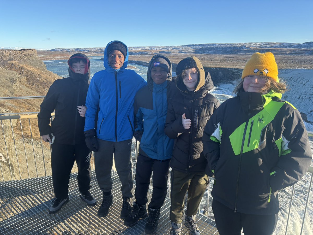 HTHAGeography's tweet photo. Gullfoss Falls provided the back drop to our first afternoon Iceland https://t.co/EZZ7pzUkGF