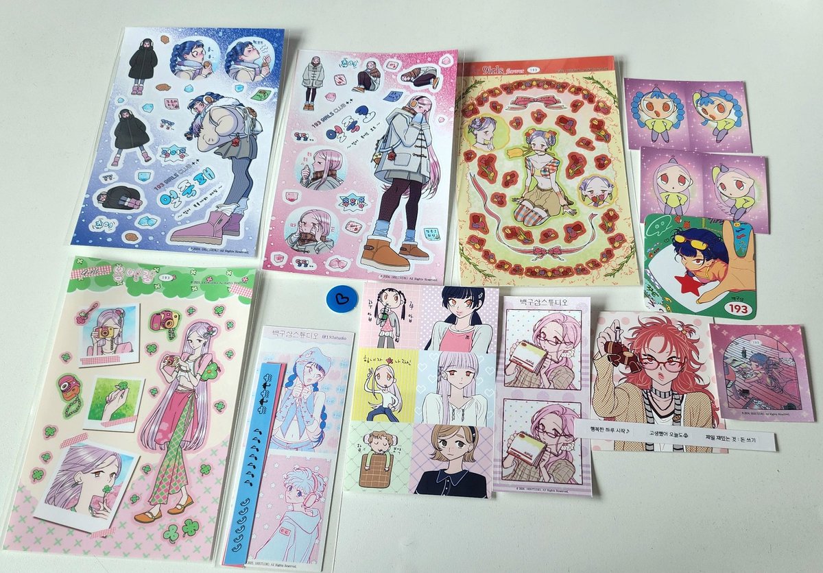 꺄아아 백구삼 작가님 신상 벌써 도착했어요오🧡 주황색 엽서 진짜 실물 너무 예뻐요...ㅠㅠ회색빛 스티커들도 예뻐서 당장 다꾸하러 가보겠습니다🩶
<a href="/193studio_/">백구삼스튜디오 /KIF 트웬티 통판 배송(2/9~)💘</a>