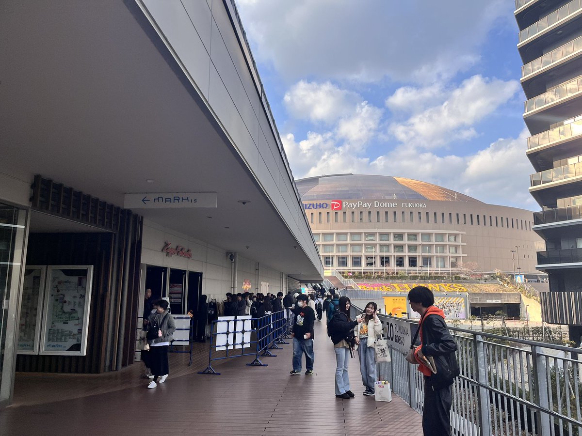 k_m1226's tweet photo. ZeppFUKUOKA到着！！！
オレンジレンジ最前で聴くぞーー🥺✨ https://t.co/NfrcqrCBOP
