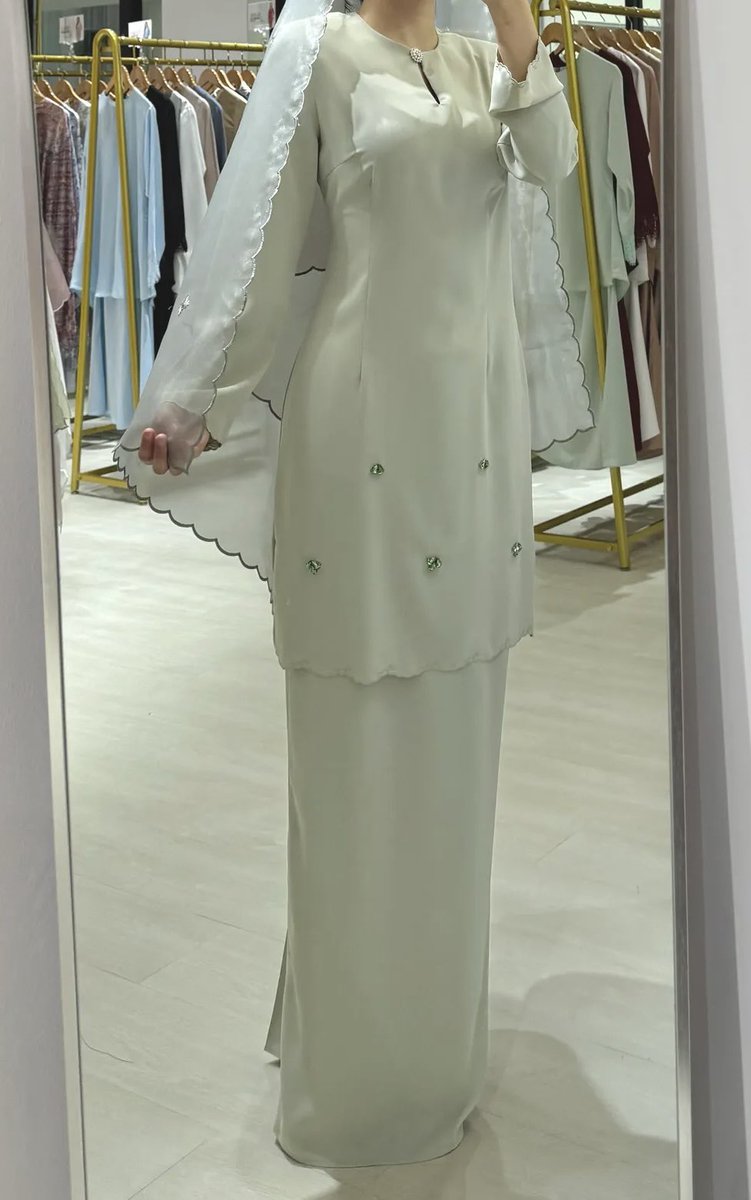 syeerayahaya's tweet photo. Perempuan lawa sekalian, if korang plan nak berbaju simple minimalist raya nanti, this brand is definitely for you. Cutting cantik terletak. Love! https://t.co/JqkQe5MV5i