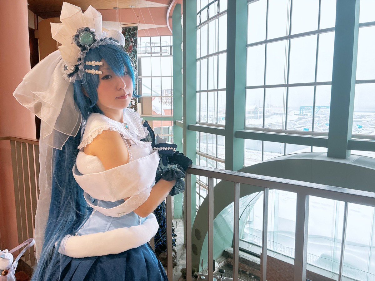chs_cos's tweet photo. 速報も上げてませんでしたが、SNOW MIKU2026は去年完成間に合わなかったクリスタルちゃんを完成させて無事出してきました❄️

本音言うならウィッグ加工ちゃんとやりたかった😂今回は間に合わなくて目を伏せた😌

次の参加イベントは未定だけど、どこかでリベンジ出来たらいいな！ https://t.co/hFiq3GmhT0