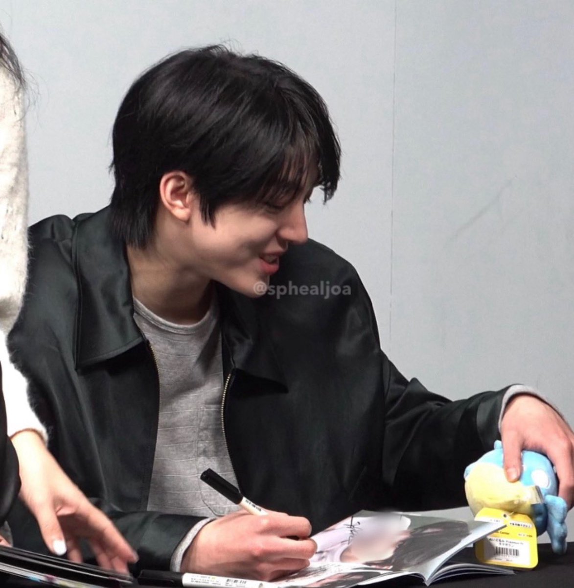 때굴레오 첫인상: ㄸㅈㄱ ㄴㅇㄷ?
. .. ... ㅜㅜ