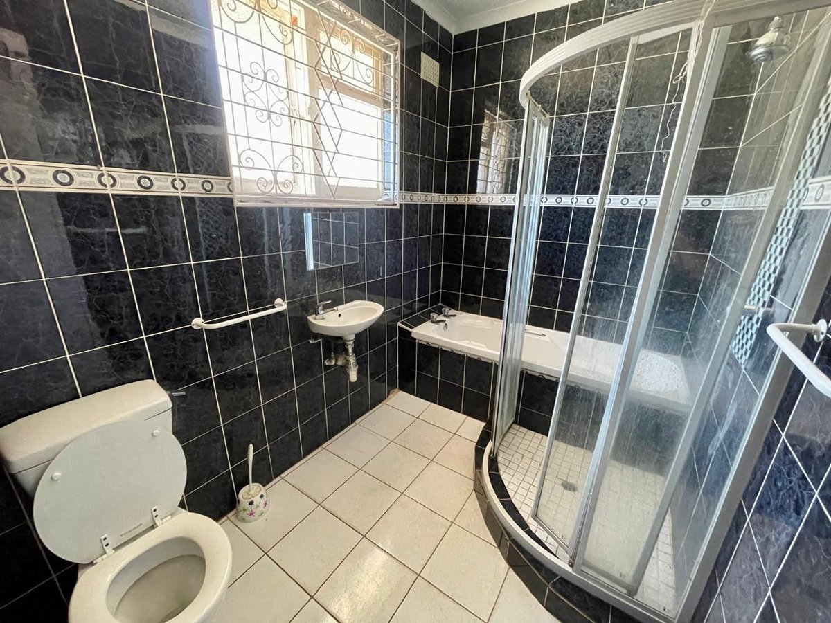 DRIP_ENGAKA's tweet photo. We are offering FEMALE ONLY accommodation for NSFAS approved students in Umbilo Durban. 
Contact Sne 0717360099
@UKZN 
@myNSFAS 
@UKZNPress https://t.co/WJVhBco0c6