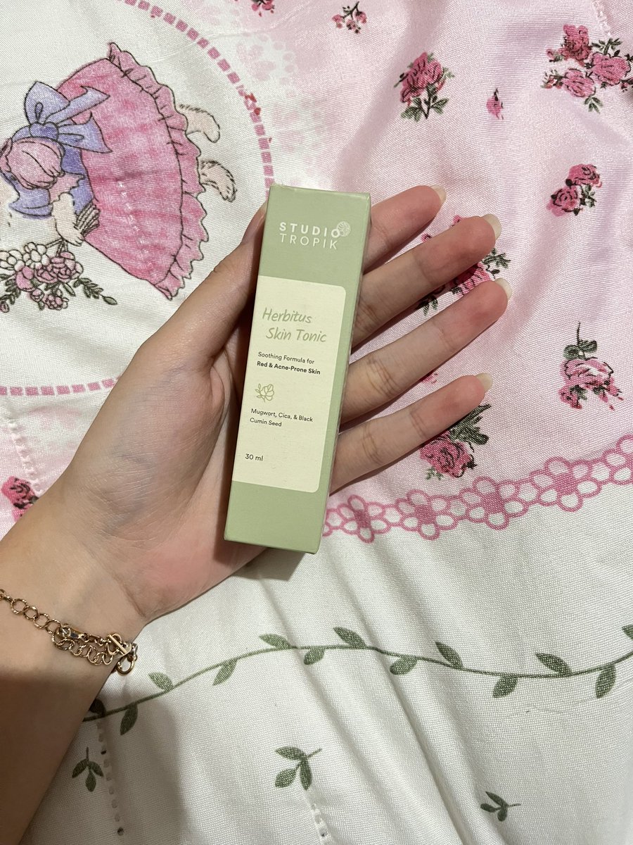craamsss's tweet photo. lotion &amp; face toner studio tropik
• MASIH SEGEL DUA DUANYA
• EXP 2027
harga lotion 20K &amp; Harga Toner 40K https://t.co/yhS6bW2c0j