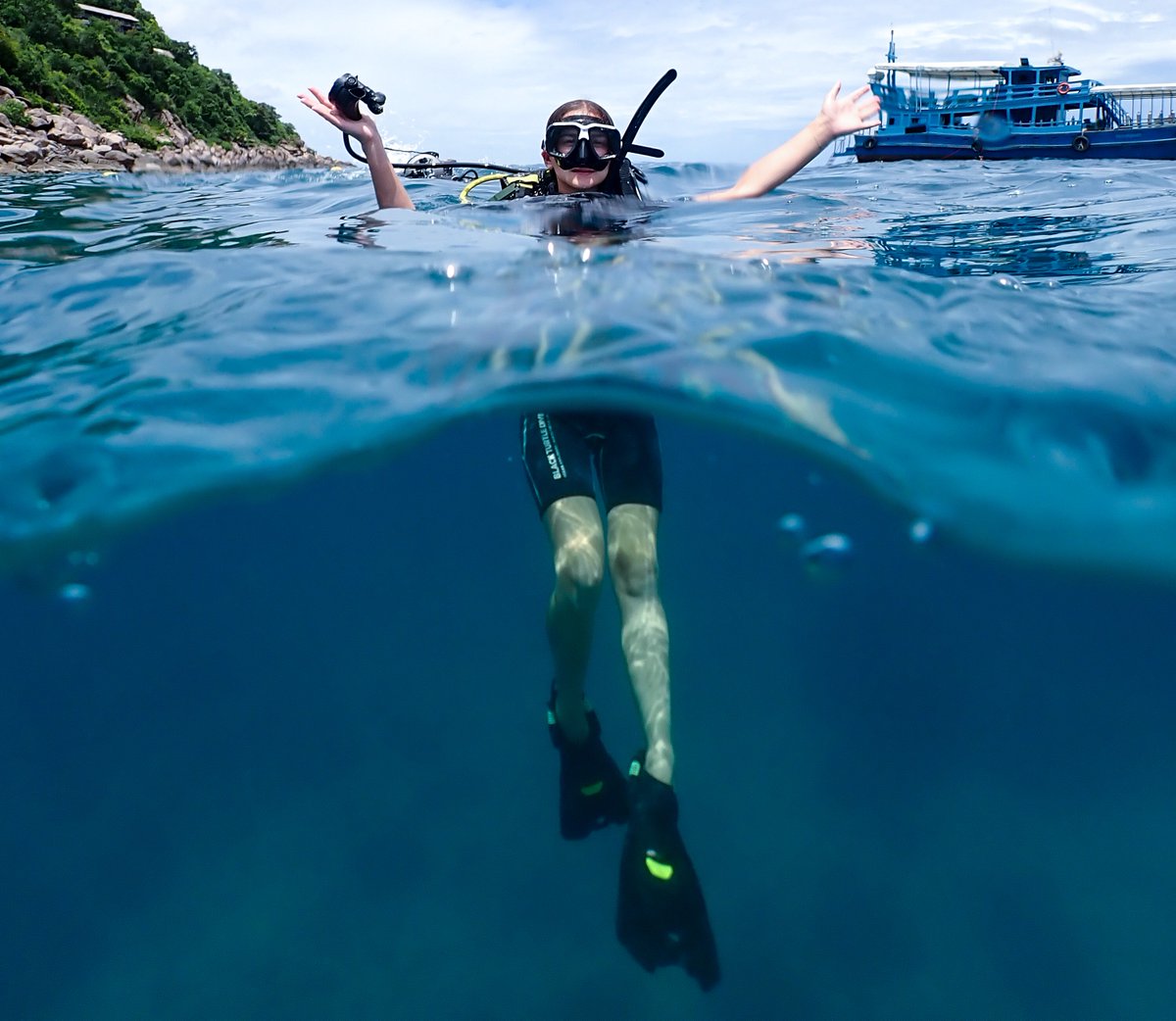 blackturtledive's tweet photo. Whatever your level of training, experience or certification, when it comes to fun diving on Koh Tao, Black turtle Dive offers something for everyone. https://t.co/L6Ys3vi6yL #FunDive #KohTao #scuba #Thailand #Fun #Activity #Diving https://t.co/IUXpgmnKSJ