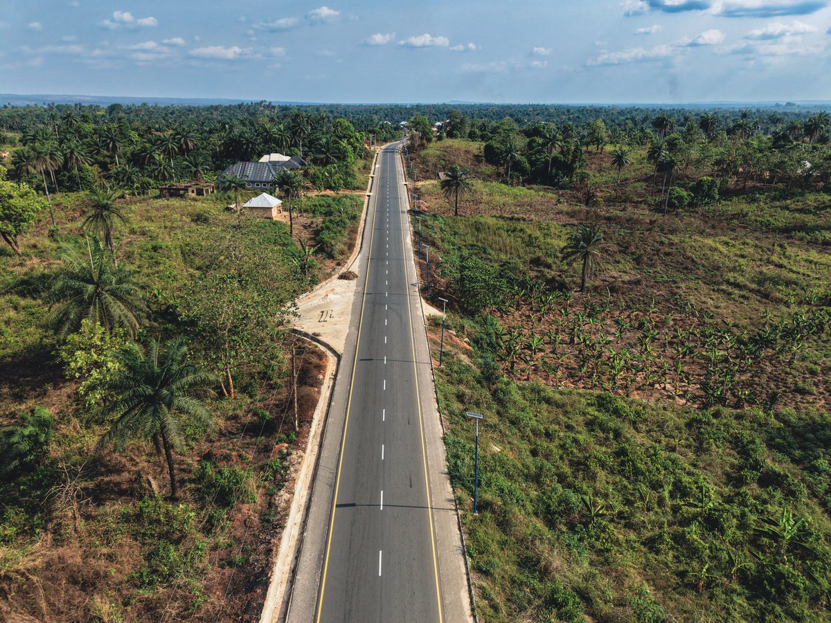 mmeetim's tweet photo. 🚀 Proudly Abia 🇳🇬 

📍Newly reconstructed Amuvi–Ndi Okereke–Ozu Abam Road, Abia State by GELD 

#Abia #AbiaState #Nigeria #RoadConstruction #GELD #AmuviNdiOkerekeOzuAbamRoad #GovernorAlexOtti #AlexOtti