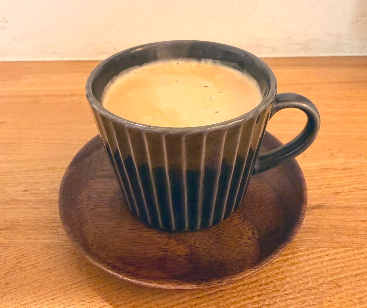 お嬢🐈に邪魔されながらも、
なんとか確定申告終了。
気分転換に外出て散歩＆コーヒー☕️