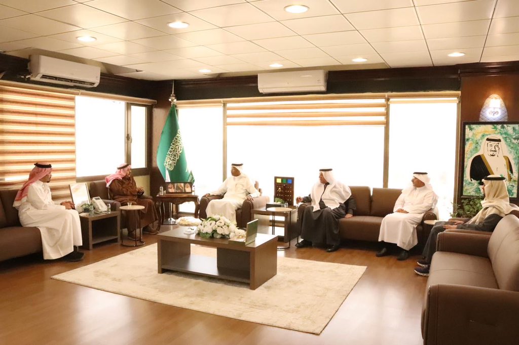 كليات الأولى tweet media