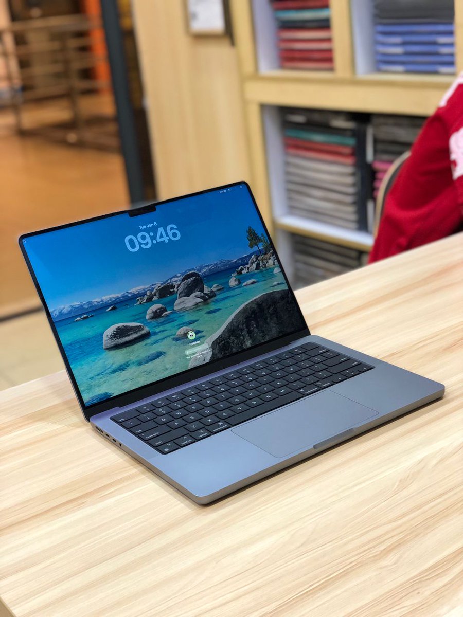techhub_256's tweet photo. 2020 MacBook Air M1 chip 13”
8gb ram 
256gb ssd 
Low cycle counts
At only 2,350,000/=🔥🔥🔥

2023 MacBook M2 Pro 14inches 
16gb ram
512gb ssd 
Cycle counts - 14
At only 4,480,000/=🔥🔥🔥 
Our machines are covered by a year's warranty, kindly reach out for business. 
#techhub_256 https://t.co/oapNbTBIZq