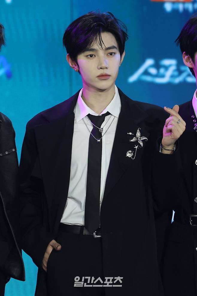 zhang hao prince-like visuals at d awards today ♡

🔗 slist.kr/news/articleVi…
🔗 naver.me/5bCyeeJj
🔗 naver.me/FwGzKYne
🔗 naver.me/51u6Xsnu
🔗 naver.me/xvCvA9pI
🔗 v.daum.net/v/202602111616…
🔗 v.daum.net/v/202602111615…
🔗 v.daum.net/v/202602111612…
🔗