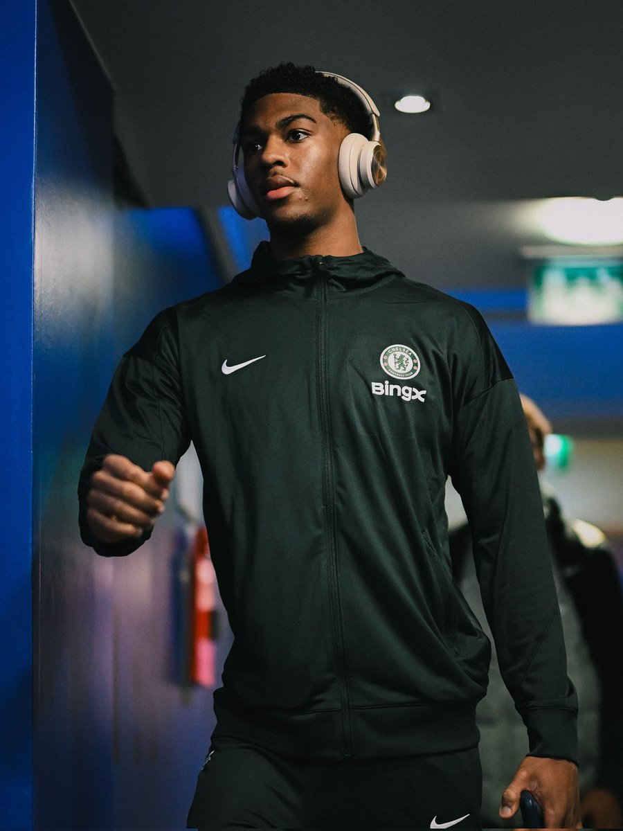 It's delusional how a lot of <a href="/ChelseaFC/">Chelsea FC</a> fans are calling for the sale of a very promising and young prospect, Josh Acheampong after yesterday's game.🤦