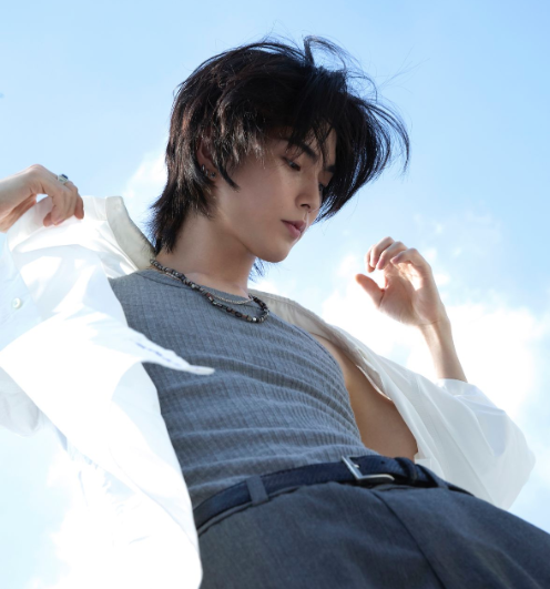 About Music tweet media