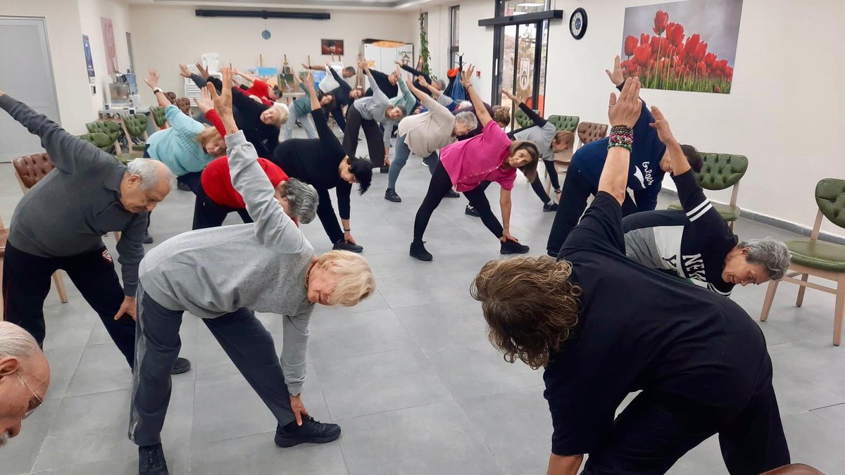 🌅 Batıkent’te Sabah Sporu Enerjisi!

Batıkent Emekliler Lokali’nde üyelerimiz sabah sporuyla güne zinde başladı.
Sağlıklı ve aktif yaşam için birlikte hareket ediyoruz! 💪✨