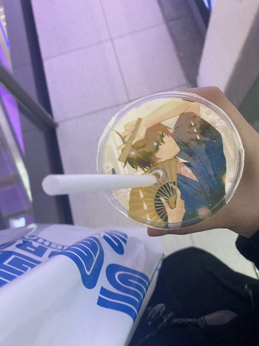 bbt048's tweet image. 상하이왔어요 ^_^ 
아크릴 품절.....? 이게뭐죠